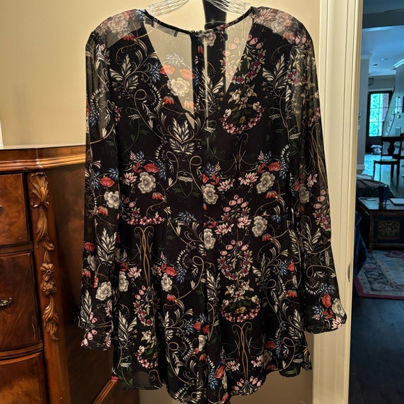 Black floral romper - Picture 5 of 7